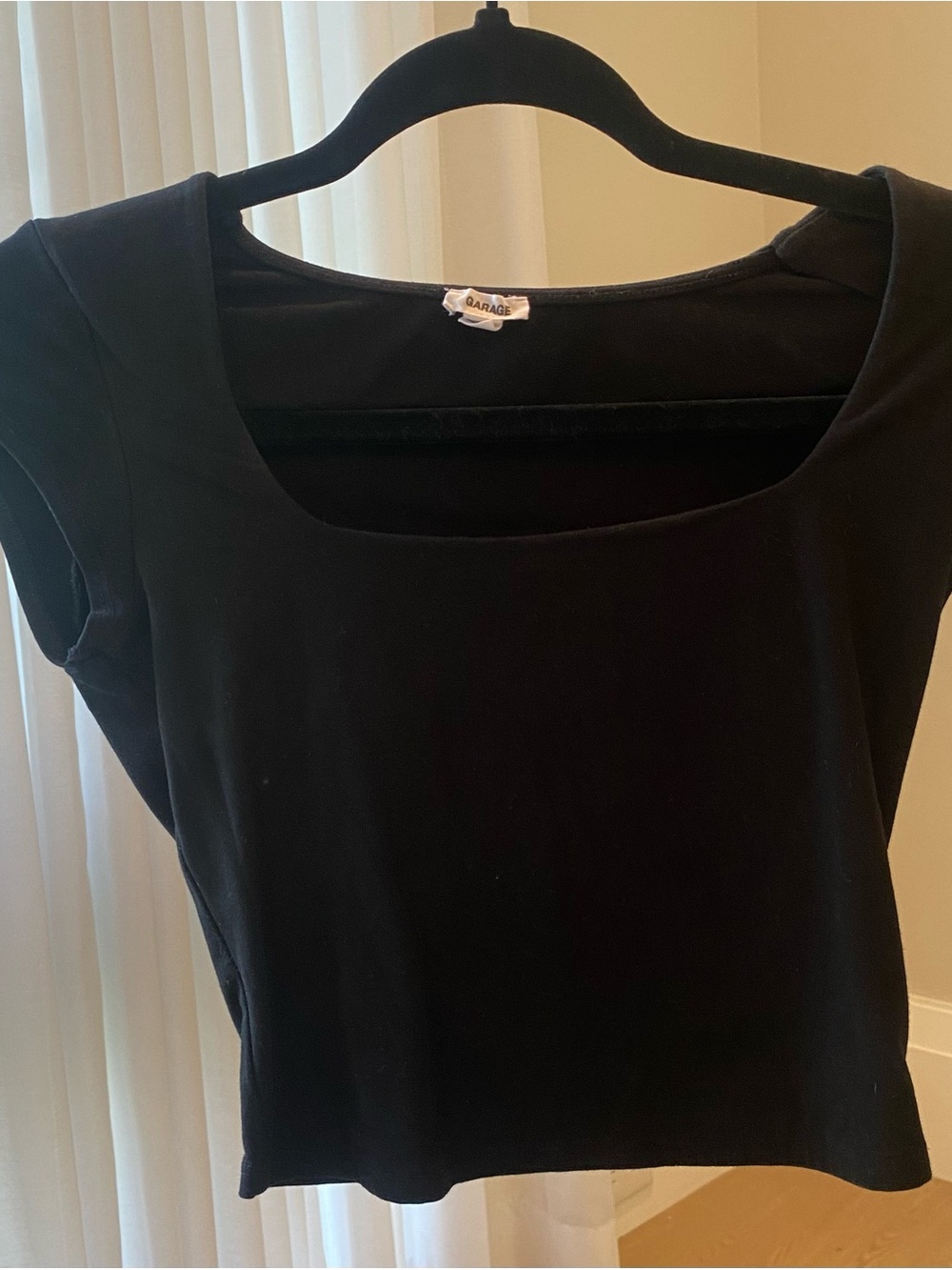 Garage Black Scoop Neck Short Sleeve Top Size Small